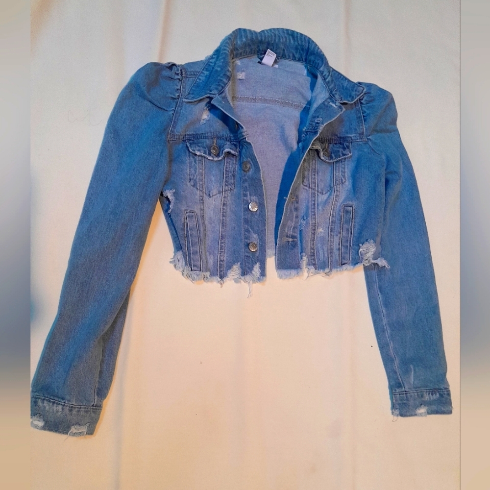 New ripped denim puffy sleeved jacket